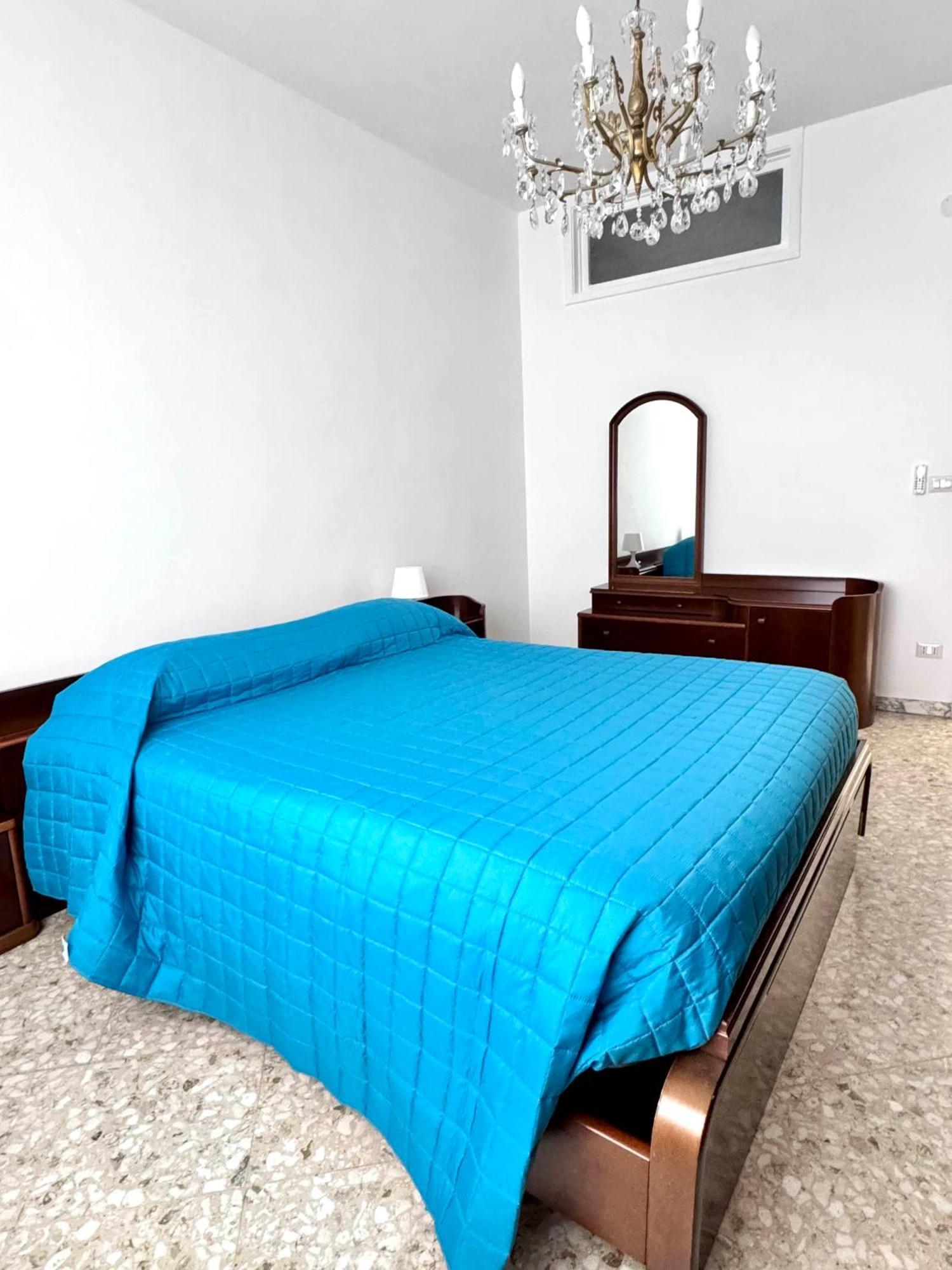 Aliste Apartment Brindisi Bagian luar foto