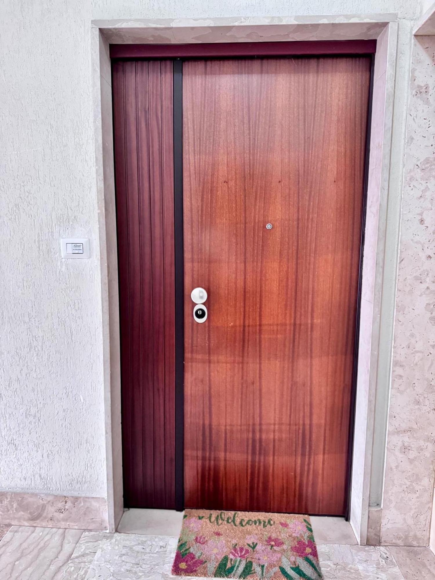 Aliste Apartment Brindisi Bagian luar foto