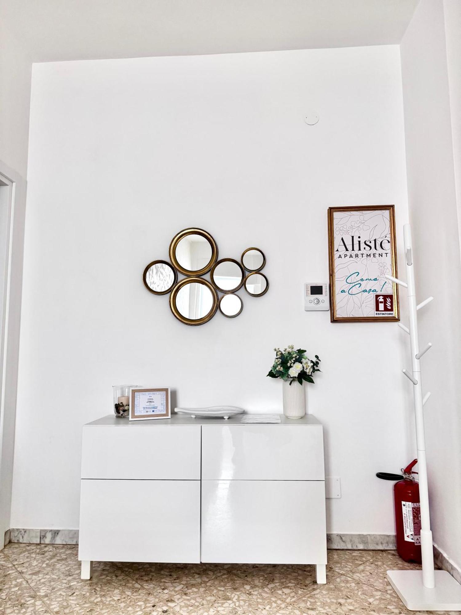 Aliste Apartment Brindisi Bagian luar foto